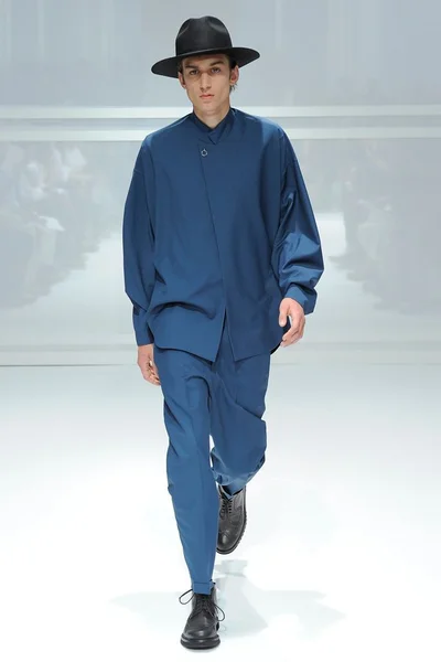 Look 35